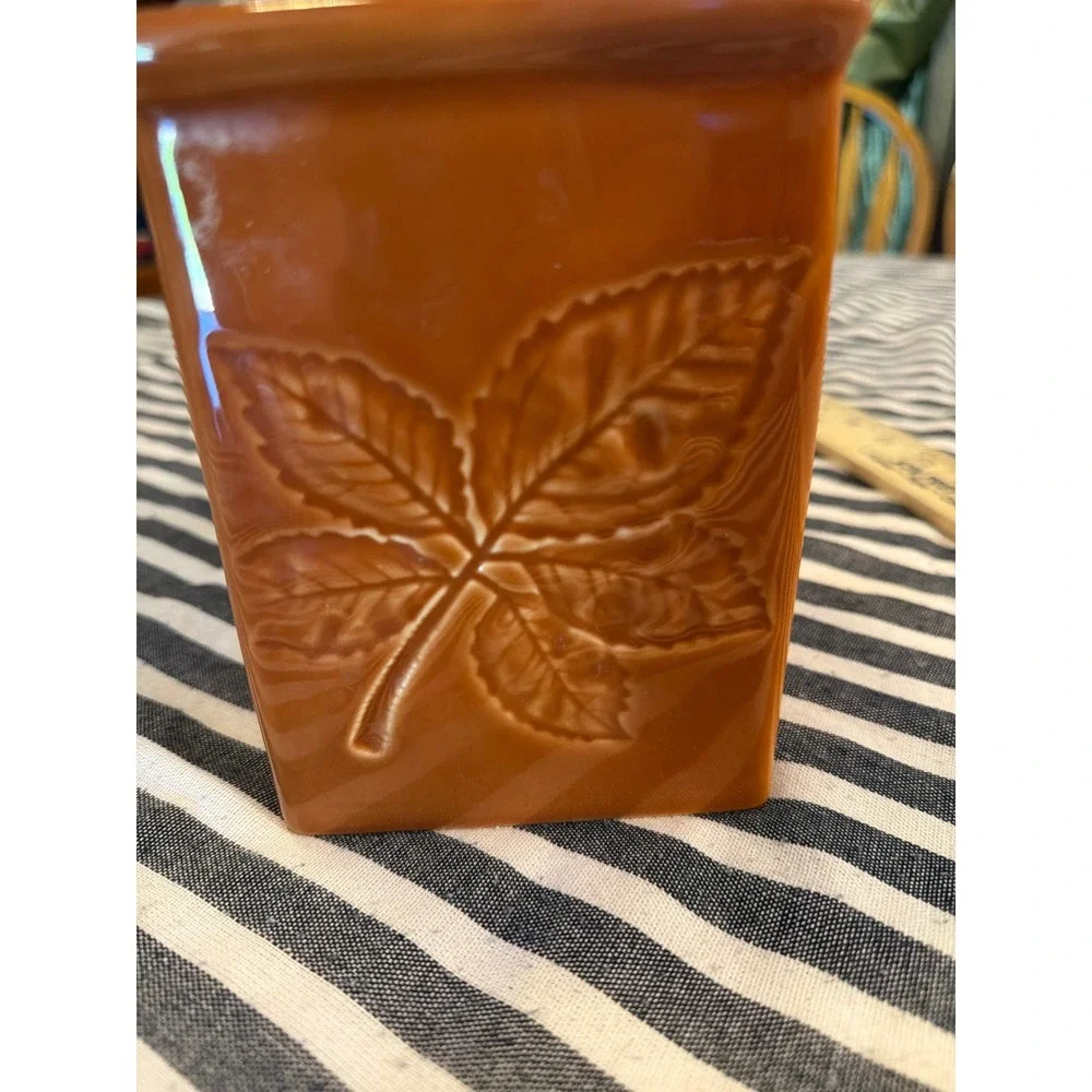 Lillian Vernon Terracotta Orange Ceramic Leaf Canister Jar with Lid Fall Decor‎